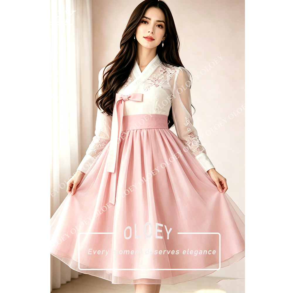 Hanbok Modern Set - OLOEY Современное розовое платье-ханбок с аппликациями